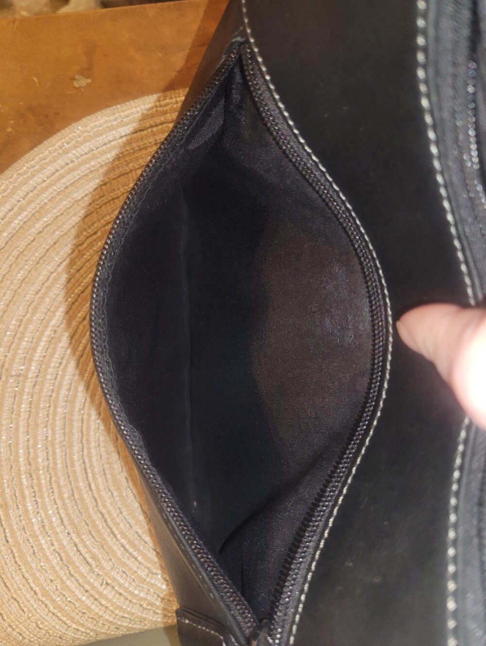 Tignanello Black Leather Shoulder Hobo Bag - Picture 7 of 8